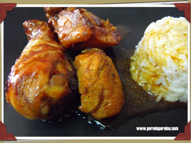Pollo marinado con arroz con coco