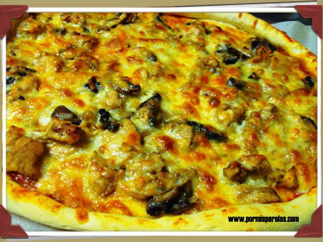 Pizza crujiente de pollo al aroma de Pedro Ximenez