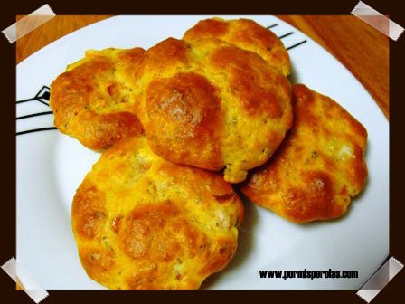 Muffins de queso Provolone con tomate