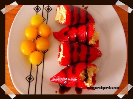 Pimientos del piquillo rellenos de arroz y atún